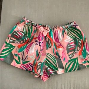 Linen Shorts. Like New. Only worn once or twice.